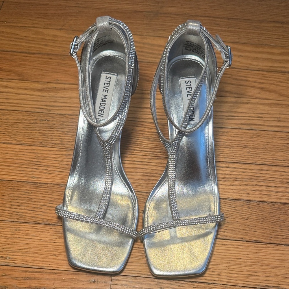 Steve Madden Metallic Silver Heels Size 8
